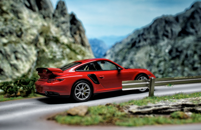 Illustration for article titled Teutonic Tuesday: Rennsport mit Aufladung
